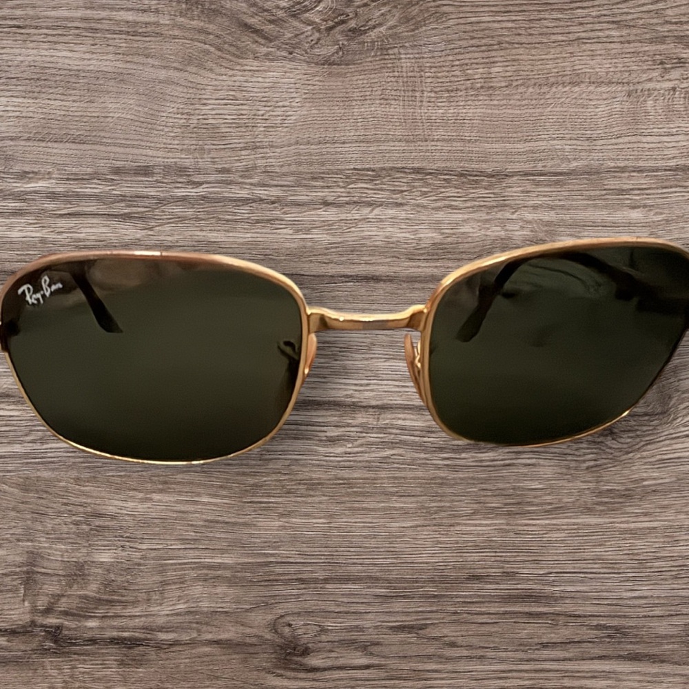 Ray-Ban Classic Gold Frame